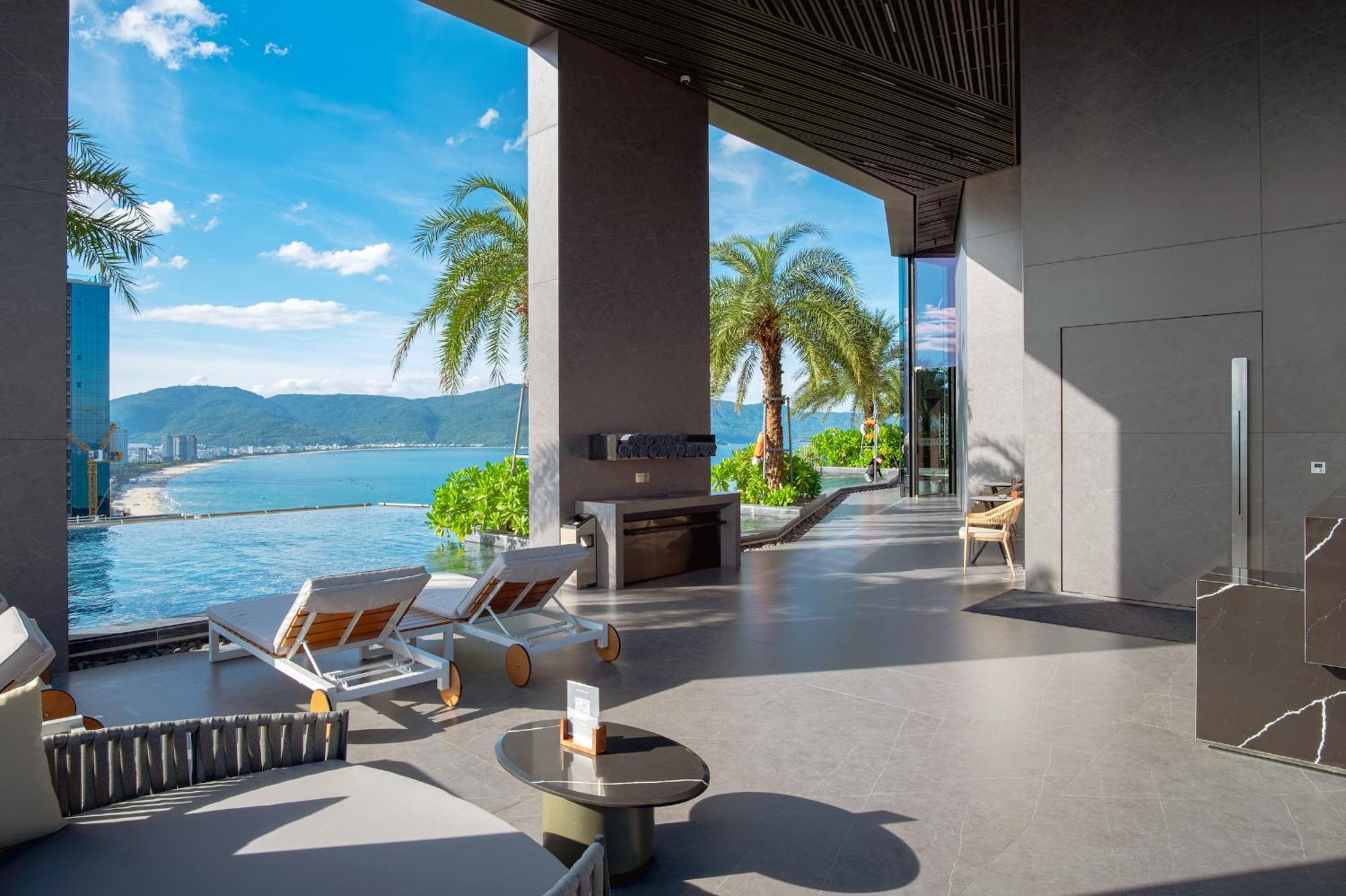M Hotel Danang Da Nang Exterior foto The pool at the hotel