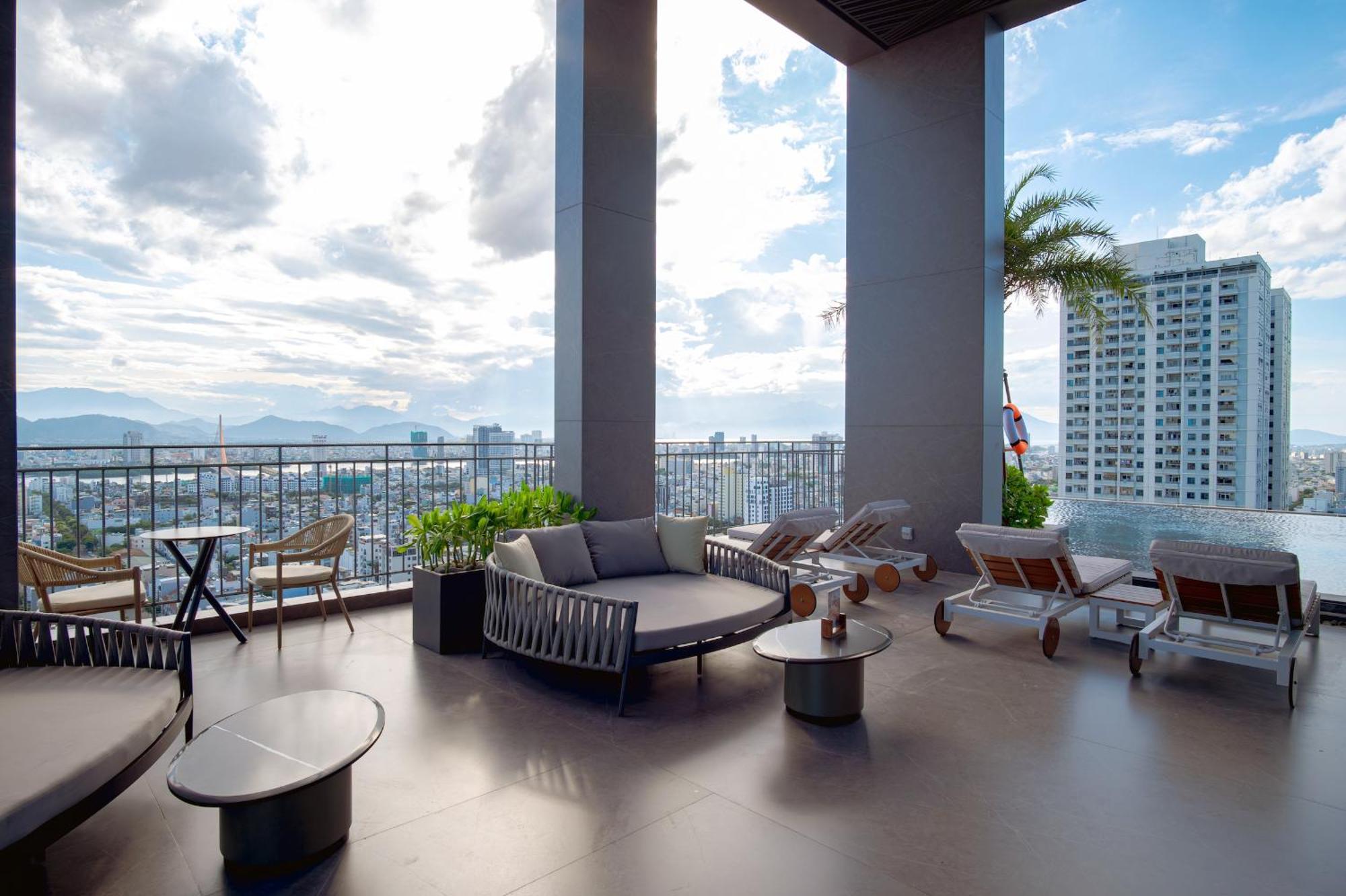 M Hotel Danang Da Nang Exterior foto The Sky Bar