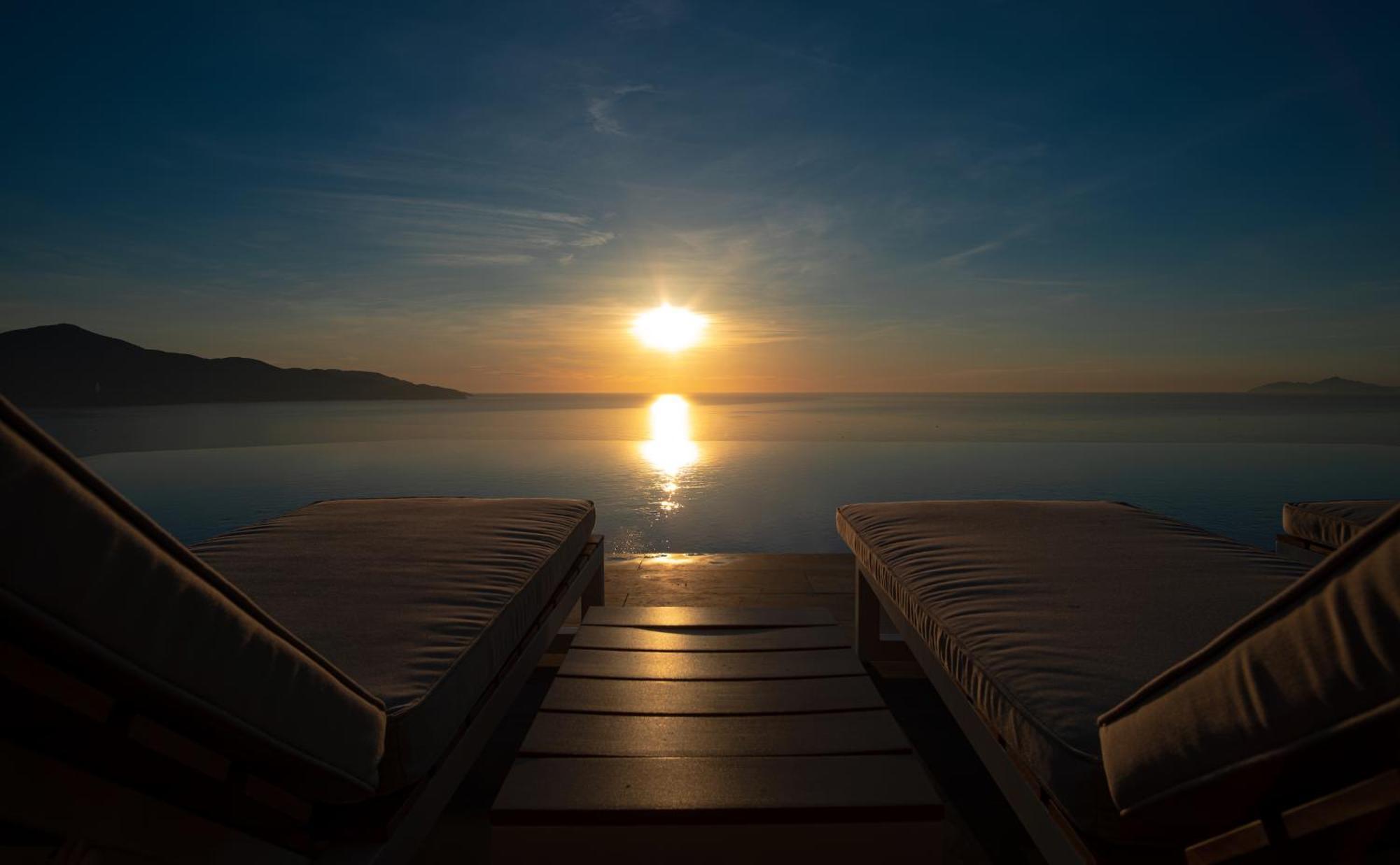 M Hotel Danang Da Nang Exterior foto Sunset at the Dead Sea