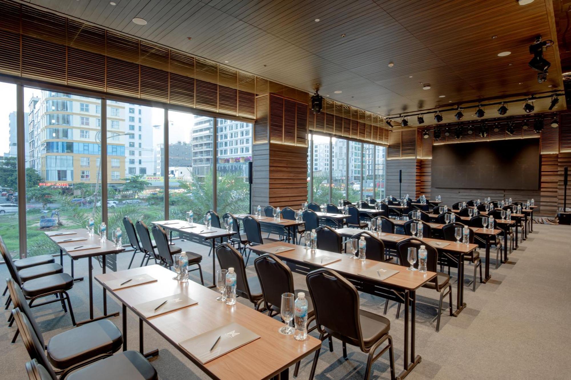 M Hotel Danang Da Nang Exterior foto The Auditorium
