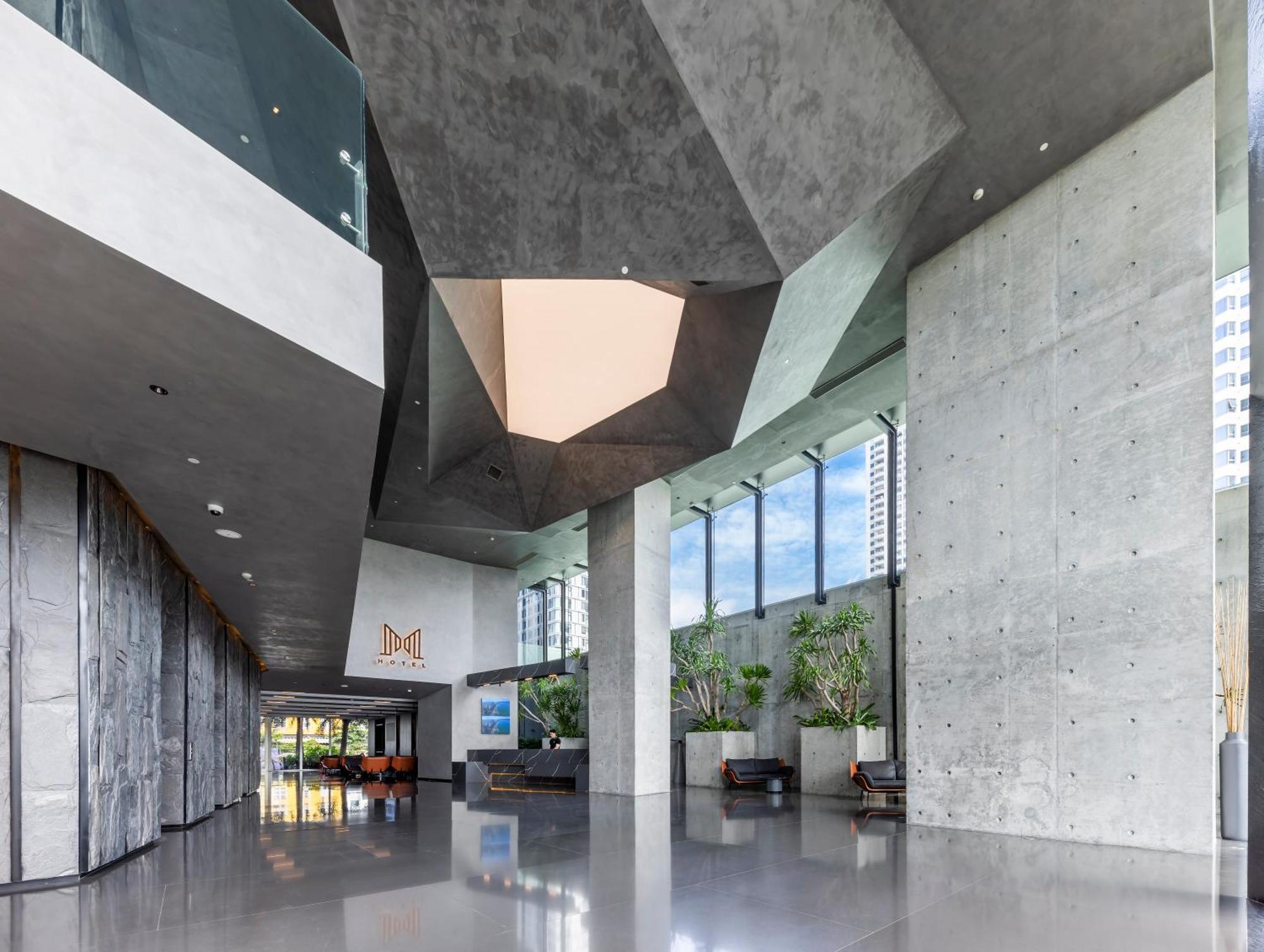 M Hotel Danang Da Nang Exterior foto Interior of the building