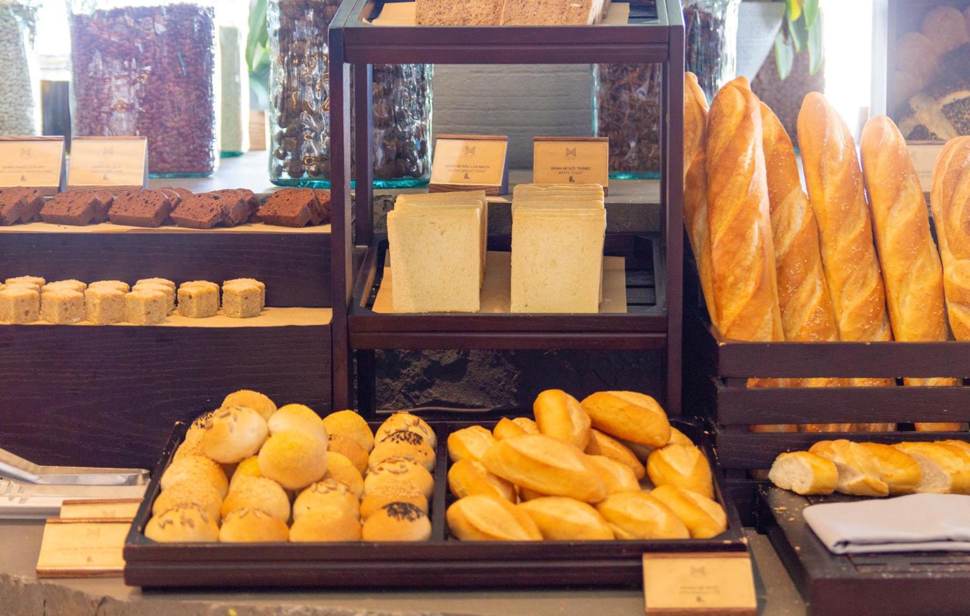 M Hotel Danang Da Nang Exterior foto Bread and cheese